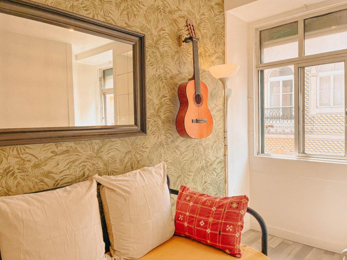 Charming Local Flat Near Sao Bento Palace Apartment *