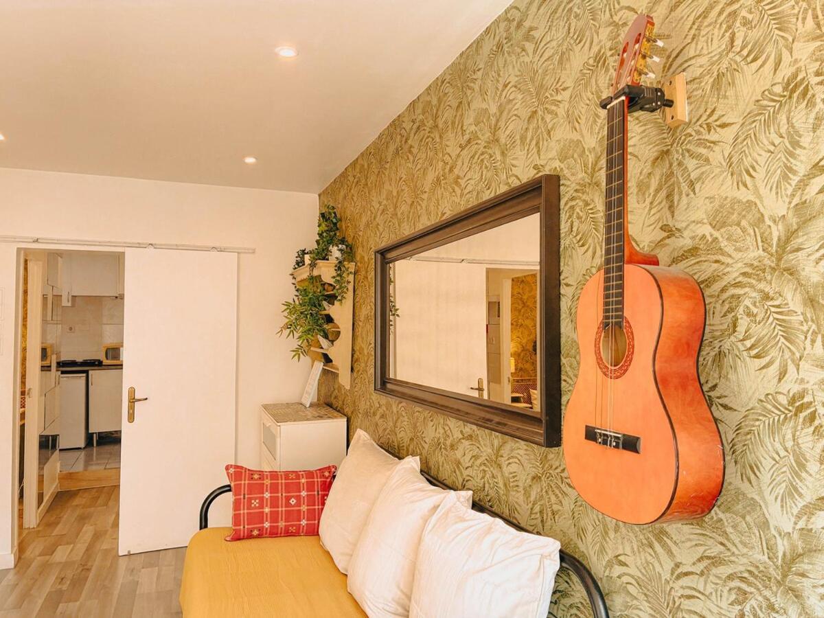 Charming Local Flat Near Sao Bento Palace * Lissabon